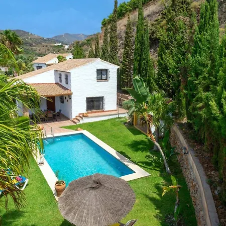 Villa Paraiso Dos By *